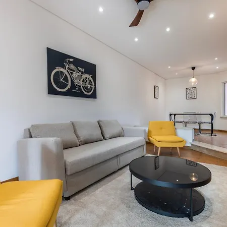 Hidden Garden Near The Castle *