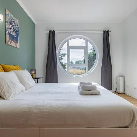 Hidden Garden Near The Castle Обидуш