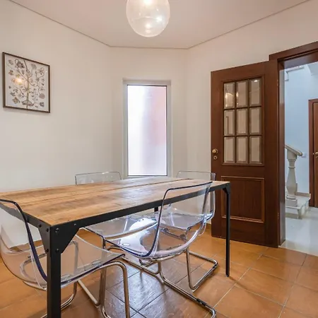 Hidden Garden Near The Castle * Обидуш